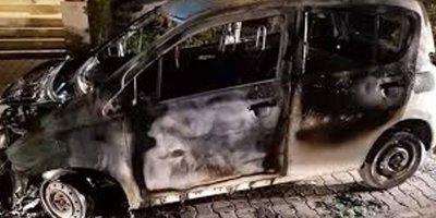 Ayşe Kamkam’a ait araç yanıcı madde dökülerek yakıldı