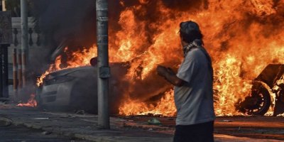 Şili'de müzik festivalini savaş alanına çevirdiler