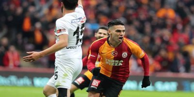 Galatasaray'da Radamel Falcao seriye bağladı!