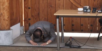 Güney Kore'de virüsün yayılmasından sorumlu tutulan tarikat lideri ağlayarak özür diledi