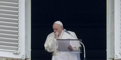 Vatikan rahat bir nefes aldı: Papa'nın koronavirüs testi 'negatif çıktı'