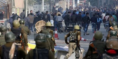 Cammu Keşmir'deki çatışmalar eğitime zarar veriyor