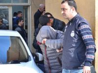 Dişlerini söktüler