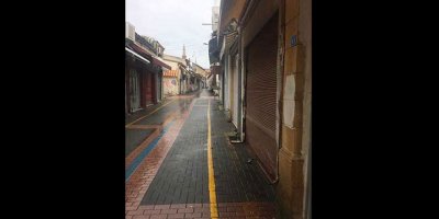 Arasta kepenk kapattı!