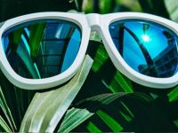 Bu gözlük kulaklıkları ortadan kaldıracak!