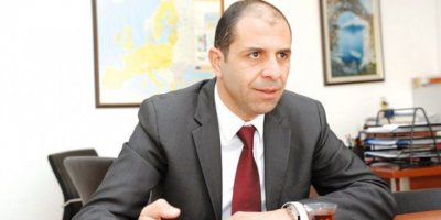 Özersay: “Eğreti yapı, çok gitmez”