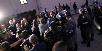 Bazı mahkum ve tutuklular eyleme devam ediyor