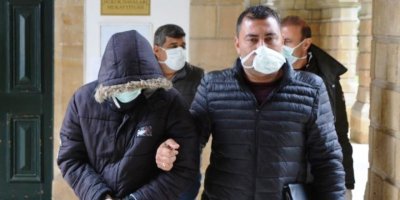 Yurtdışına çıkışı yasaklandı