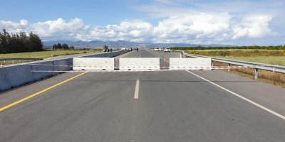 Lefke girişleri çift yönlü olarak trafiğe kapatıldı