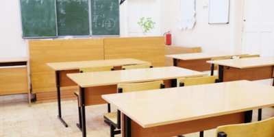 Güney Kıbrıs’taki son sınıf öğrencileri okula döndü