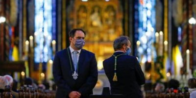 California'da papazlar valiliğe rağmen ay sonu kiliseleri açmak istiyor