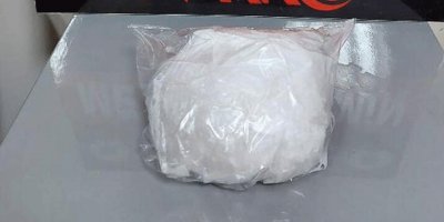 Araçta ele geçirilen metamfetamine 2 gözaltı