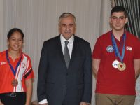 Cumhurbaşkanı Akıncı Dünya ve Avrupa şampiyonalarında başarı gösteren bilardocuları kabul etti