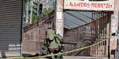 Diyarbakır'da şüpheli poşetten giysi çıktı