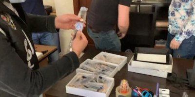 Çin ve Tayvan'dan getirdikleri saatleri Türkiye'de satan şüphelilere operasyon