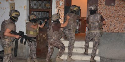 Adana'da uyuşturucu satıcılarına 'şafak operasyonu'
