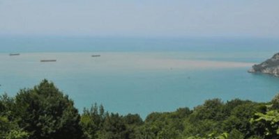 Bartın'da yağmur sonrası denizin rengi değişti