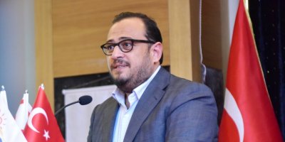 "Kapanmak yerine aşı sayısının arttırılması lazım"