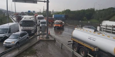 D-100'ü su bastı, İstanbul istikameti kapandı