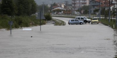 Kütahya Domaniç'i dolu ve sel vurdu