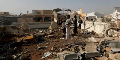 Pakistan uçağını corona virüs muhabbeti düşürdü