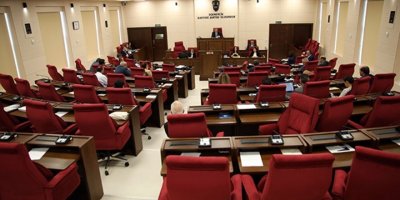 Genel kurulun gündeminde 4 yasa önerisi, 4 de yasa tasarısı var