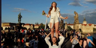 Çekya'da coronaya veda partisi