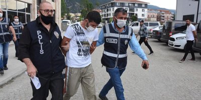 'Eski sevgili' kavgasında bıçaklanarak öldürüldü