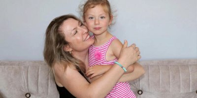 Sağlıkçı anneden, küçük kızının icra yoluyla alınmasına tepki