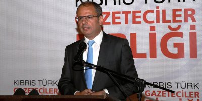 "Basın gününü buruk karşılıyoruz"