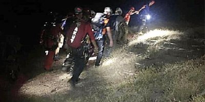 Uçuruma düşen 2 Ukraynalı turist, 6 saatte kurtarıldı