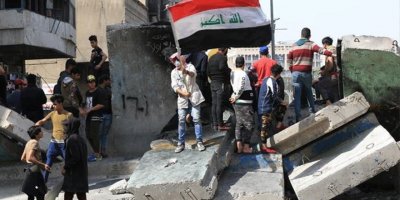 Bağdat’ta, hükümet karşıtı gösteriler alevlendi: 2 ölü