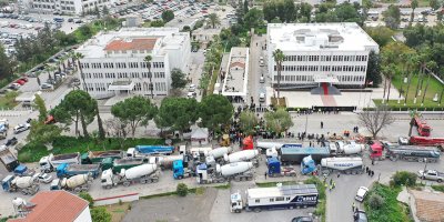 Müteahhitler halkı tedbirli olmaya çağırdı