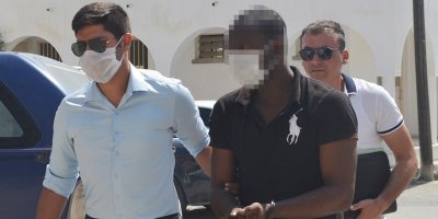 ‘Balkondan eve tırmandı, yüzüne yumruk attı’