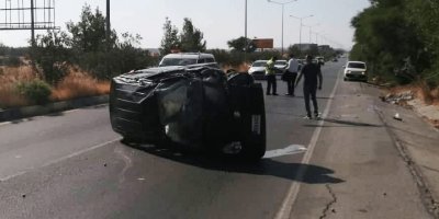 Anayolda takla attı