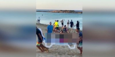 Bir çocuk, denizde aslanbalığı saldırısına uğradı