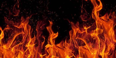 Akdeniz ve Zümrütköy'de yangın