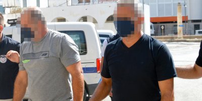 Çalıntı araba getirmekle suçlanıyorlar