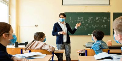 Bilim Kurulu Üyesi Kara: Çocuklar okulda daha az risk altında