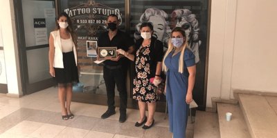 Karapaşa, 3 günlük gelirini kanser hastalarına yardım derneği’ne bağışladı