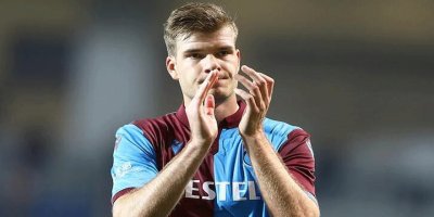 Alexander Sörloth imzayı atıyor