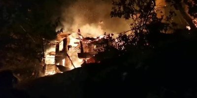 Artvin'de 4 ev yandı