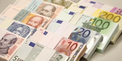 Güney Kıbrıs’ta şüpheli para transferleri