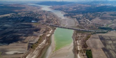 Suların çekildiği Sazlıdere Barajı'nda korkutan görüntü