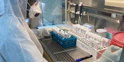 Yakın Doğu Üniversitesi geliştirdiği koruyucu burun spreyine İtalya'dan onay