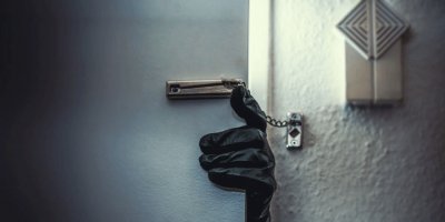 Su ısıtma kazanını çalarken yakalandı