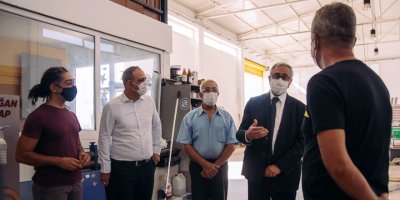 Lefkoşa Sanayi bölgesinde bazı işyerlerini ziyaret etti