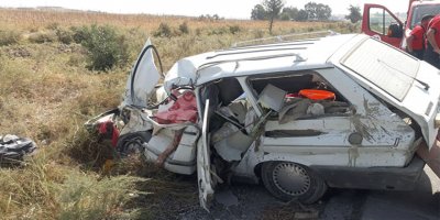 Tarsus'ta kamyon ile otomobil çarpıştı: 1 ölü, 1 yaralı