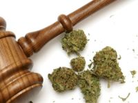 Uyuşturucuyla gelmekten vazgeçmiyorlar