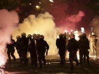 Atina'da polis kurşunuyla ölüm protesto edildi: 25 gözalti